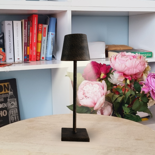 Ilumi | Touch Table Lamp - Practical and Elegant