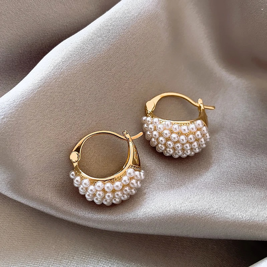 Clomoe™ | Pearl Earrings - Add a Touch of Glamour to Your Outfit