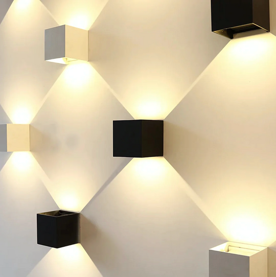 Luminique™ | Luxury Wall Sconce - Wireless Lighting for a Refined Style.