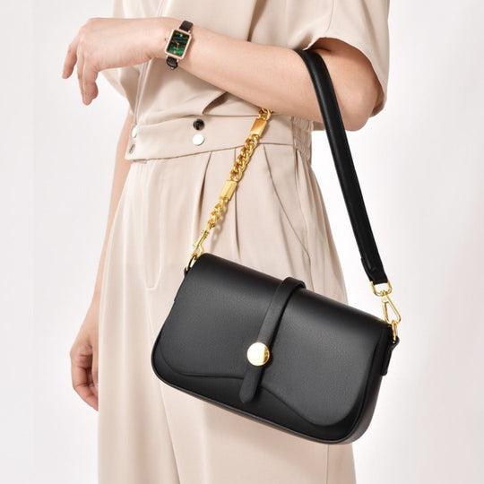 Kenzie handbag in elegant and chic faux leather