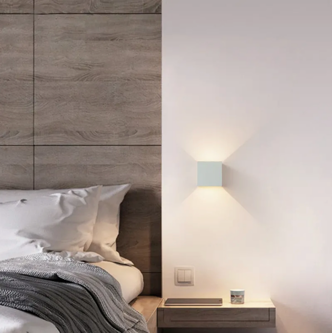 Luminique™ | Luxury Wall Sconce - Wireless Lighting for a Refined Style.