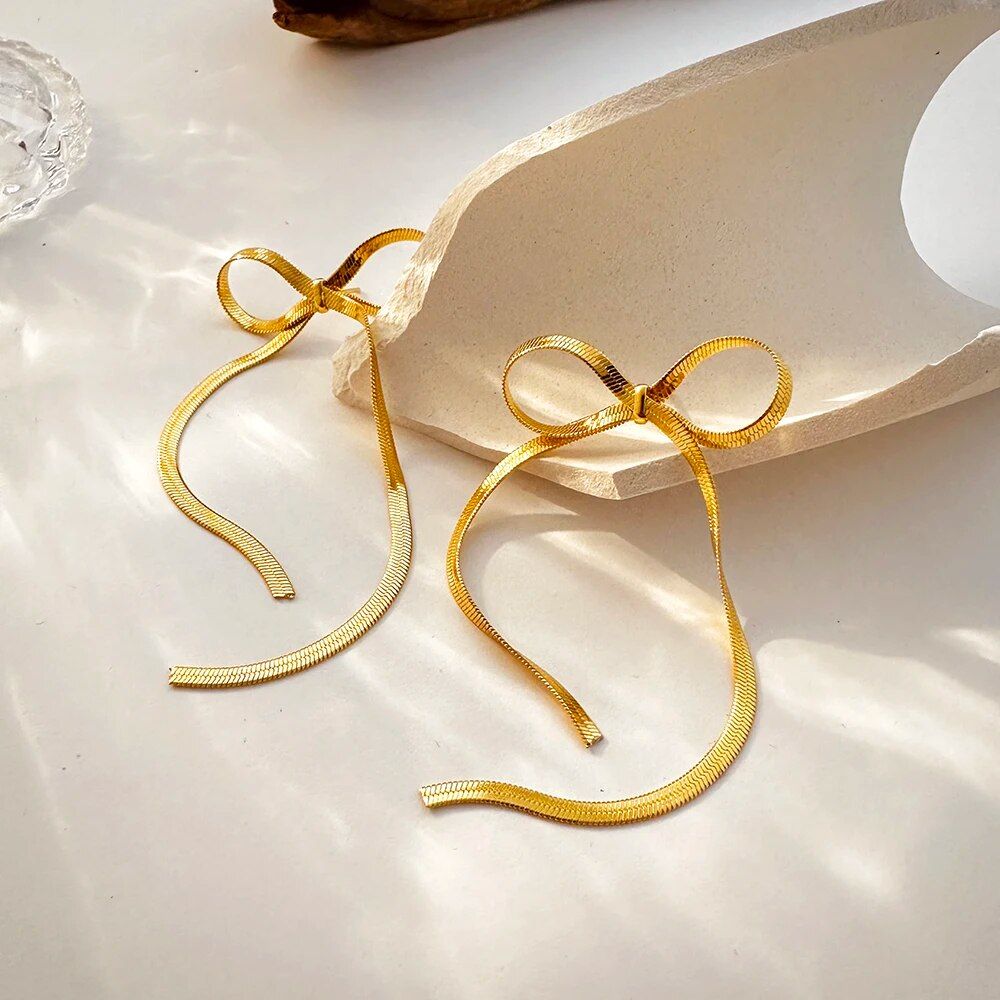 Clomoe™ | Earrings with Knot - Refined Elegance with a Touch of Charm