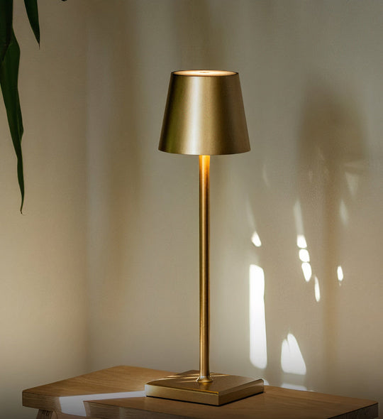 Ilumi | Touch Table Lamp - Practical and Elegant