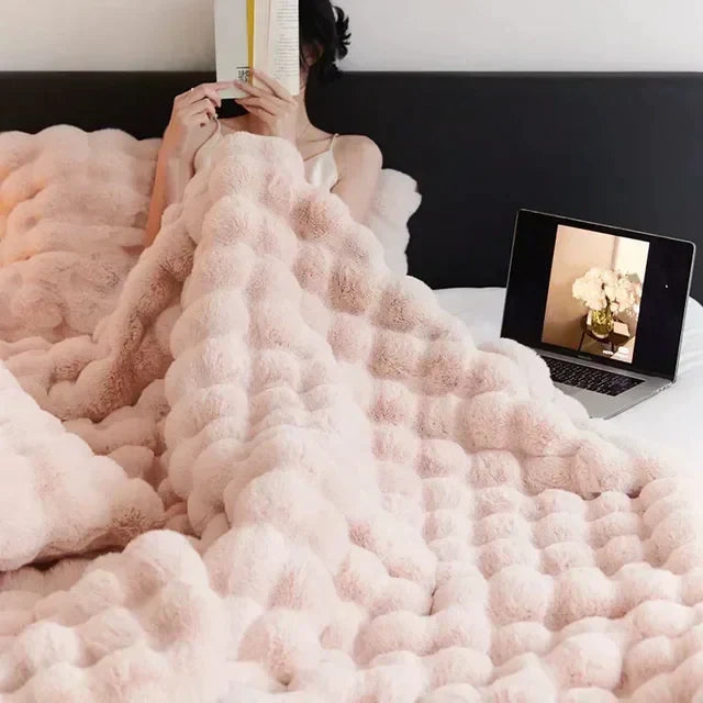 LuxFluff | Faux Fur Blanket - Ultimate Softness and Warmth