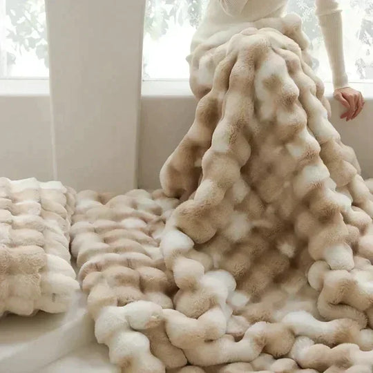 LuxFluff | Faux Fur Blanket - Ultimate Softness and Warmth