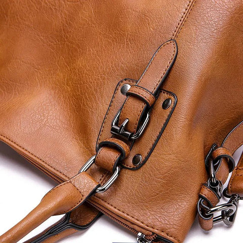 Elegant leather crossbody bag