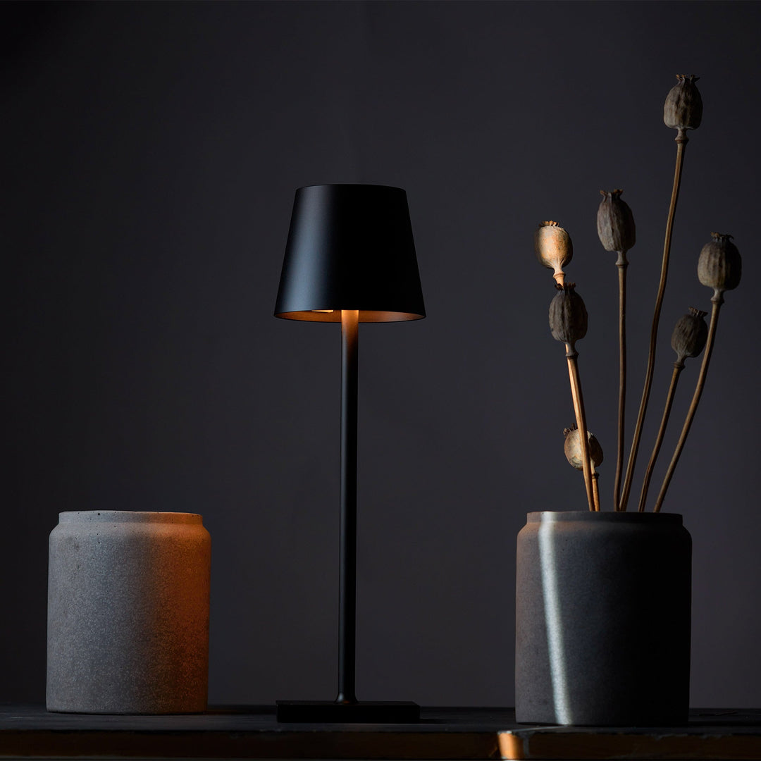 Ilumi | Touch Table Lamp - Practical and Elegant