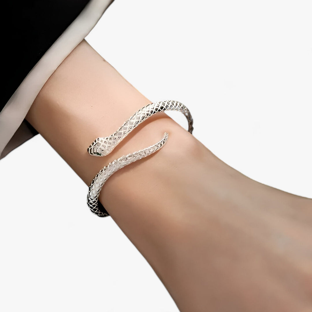 Hannah | Snake Bracelet - Silver Charm & Elegant