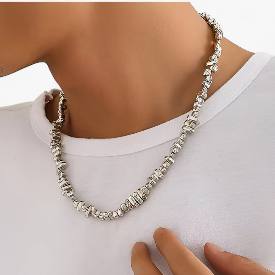 Liesel | Choker Necklace with Pearls - Fashion Statement