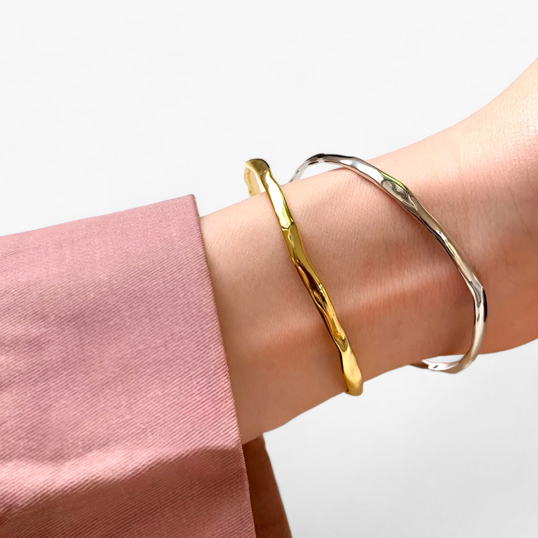 Anry | Stylish Stamp Bracelet - Elevate Your Fashion Game