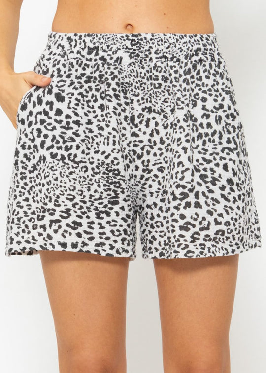 LEO - Elegant Lightweight Leopard Shorts