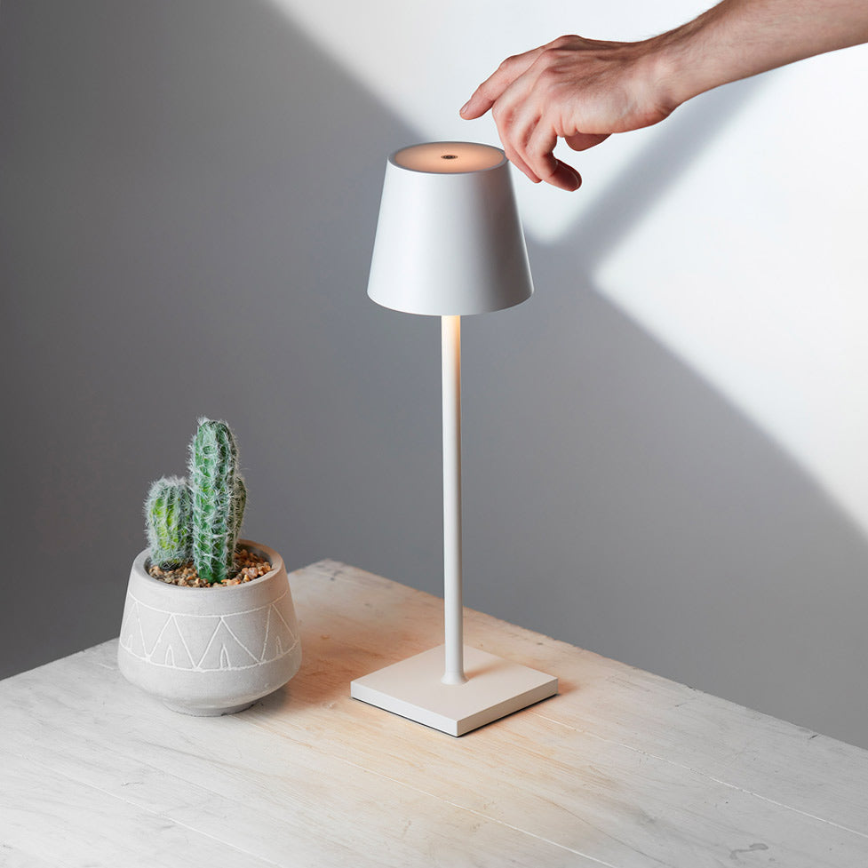 Ilumi | Touch Table Lamp - Practical and Elegant